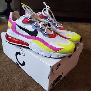 NIKE Air Max 270 React